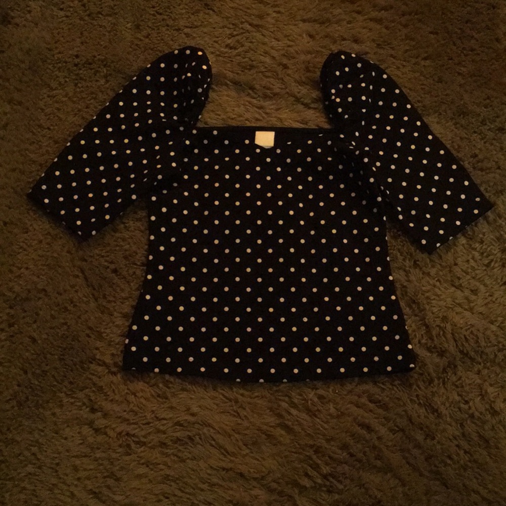 Black and white polka dot H&M top.
